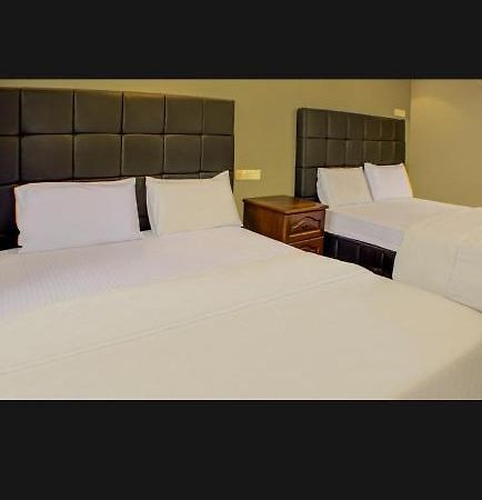 Tai Hoe Hotel Pengerang Kampung Sungai Rengit Luaran gambar