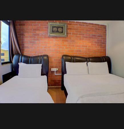 Tai Hoe Hotel Pengerang Kampung Sungai Rengit Luaran gambar